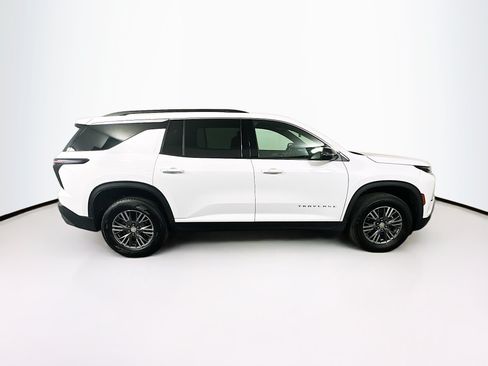 Used 2025 Chevrolet Traverse LT FWD image 10