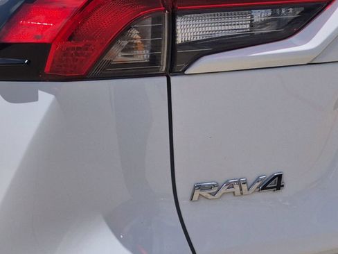 Used 2025 Toyota RAV4 XLE FWD image 26
