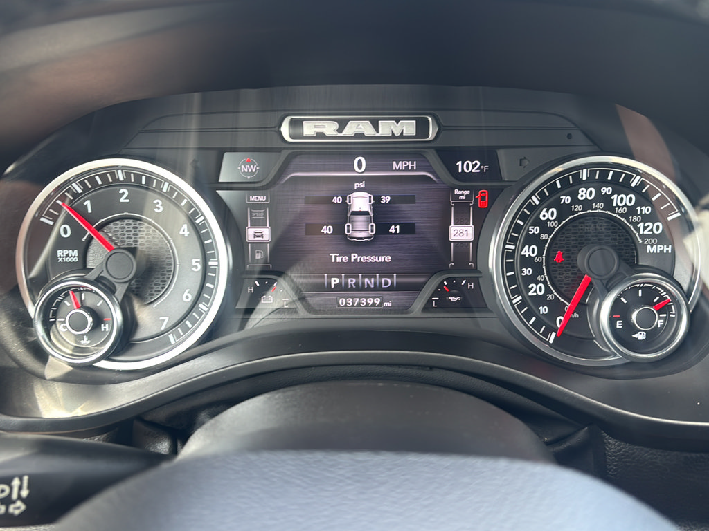 Used 2023 RAM 1500 Laramie AWD/4WD image 12