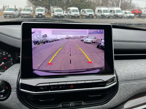 Used 2023 Jeep Compass Latitude w/ Convenience Group image 18