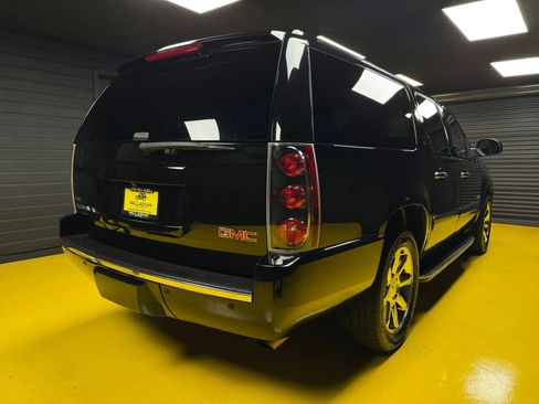 Used 2010 GMC Yukon XL Denali image 4
