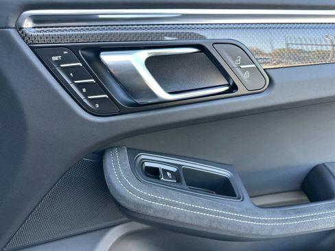 New 2026 Porsche Macan GTS image 19