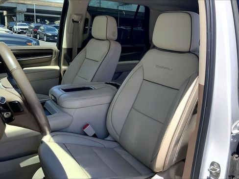 Used 2021 GMC Yukon Denali AWD/4WD image 11