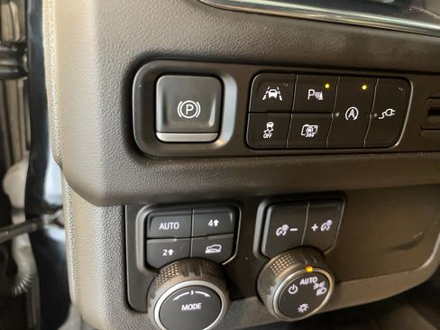 Used 2022 Chevrolet Tahoe LT w/ LT Signature Plus Package image 24