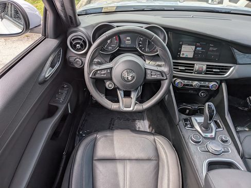 Used 2023 Alfa Romeo Giulia Sprint RWD image 16