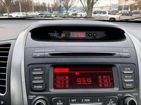 Used 2015 Kia Sorento LX image 31