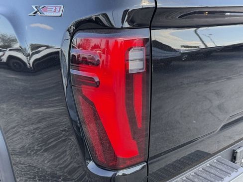 New 2026 GMC Sierra 2500 SLT w/ SLT Premium Package image 11