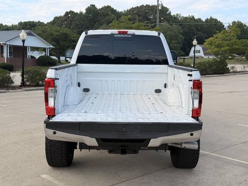 Used 2017 Ford F250 Lariat w/ Lariat Value Package AWD/4WD image 8