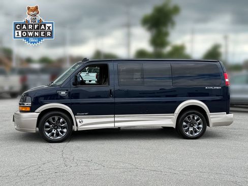 Used 2025 Chevrolet Express 2500 w/ Driver Convenience Package RWD image 2
