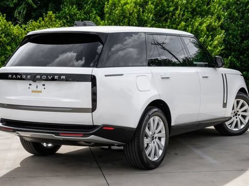 New 2026 Land Rover Range Rover Long Wheelbase SE AWD/4WD image 11
