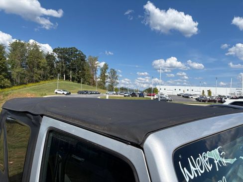 Used 2011 Jeep Wrangler Sport AWD/4WD image 9