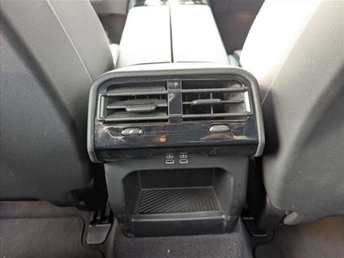 Used 2024 BMW 530i xDrive image 18