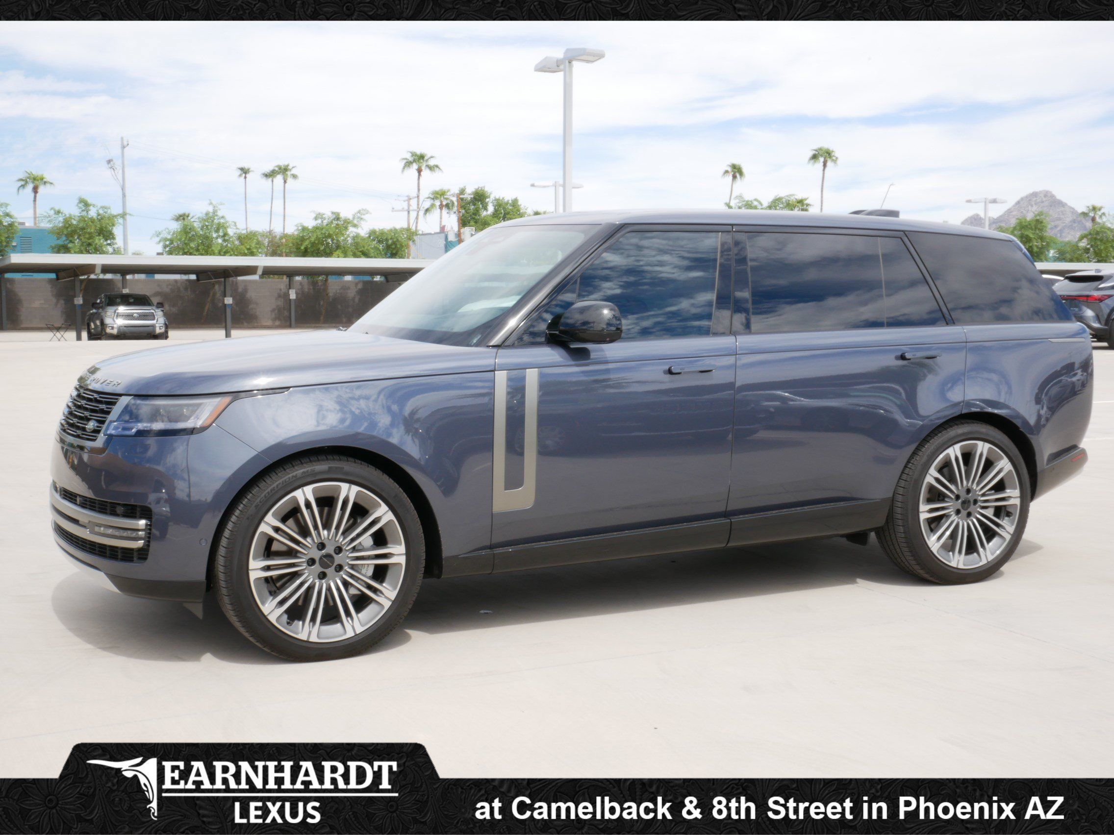 Used 2026 Land Rover Range Rover Long Wheelbase SE AWD/4WD image 1