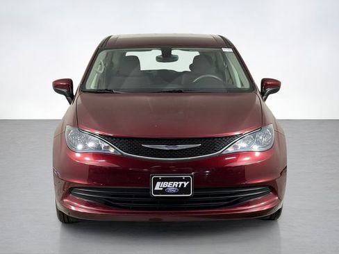 Used 2017 Chrysler Pacifica Touring FWD image 8