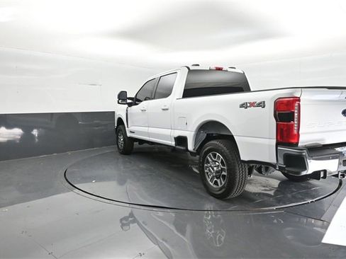 Certified 2025 Ford F350 Lariat image 5