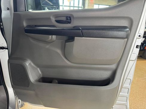 Used 2017 Nissan NV 1500 SV RWD image 10