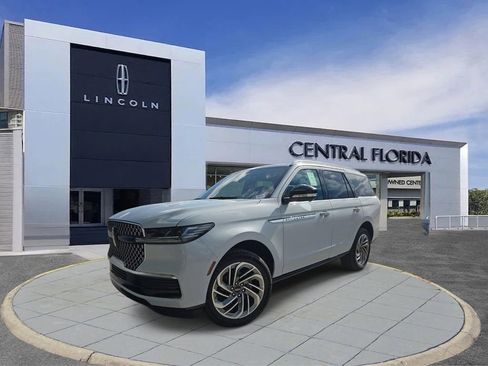 New 2026 Lincoln Navigator Reserve AWD/4WD image 25