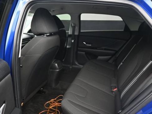 Used 2023 Hyundai Elantra SEL w/ Convenience Package FWD image 16