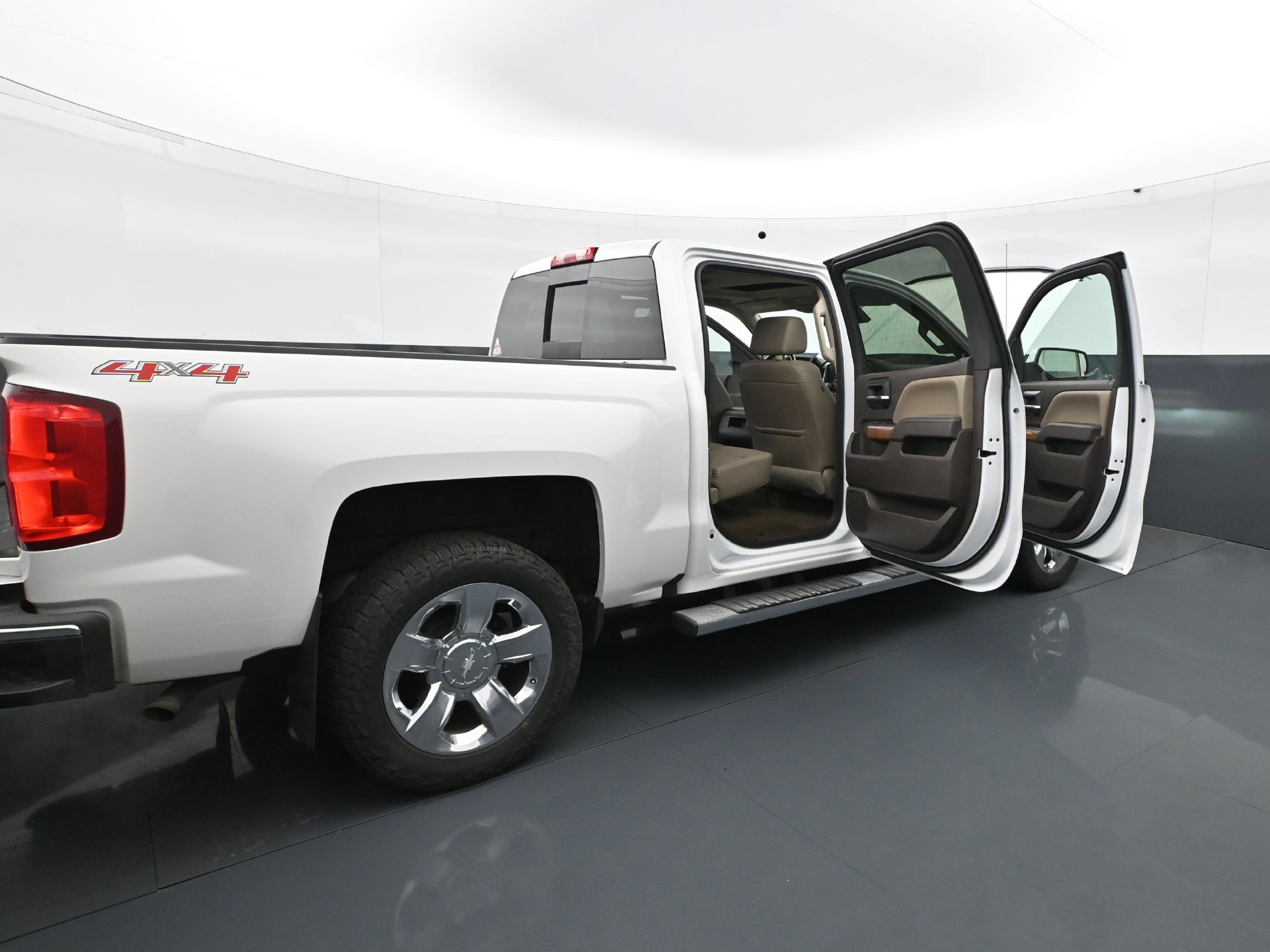 Used 2016 Chevrolet Silverado 1500 LTZ w/ Sport Package AWD/4WD image 35