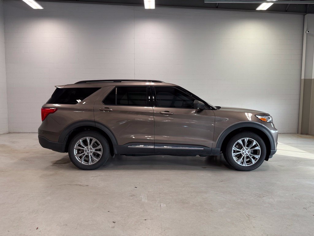 Certified 2021 Ford Explorer XLT w/ Equipment Group 202A AWD/4WD image 8