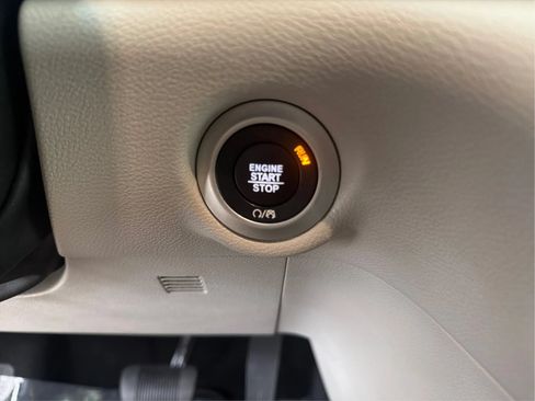 Used 2023 Chrysler Voyager LX FWD image 34