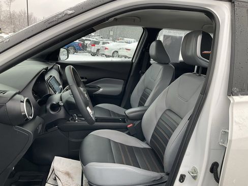 Used 2023 Nissan Kicks SR w/ SR Premium Package image 15