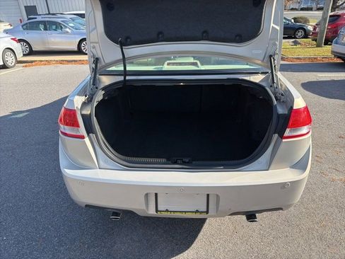 Used 2010 Lincoln MKZ image 30