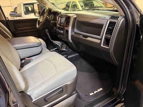 Used 2018 RAM 2500 Tradesman w/ Chrome Appearance Group AWD/4WD image 12