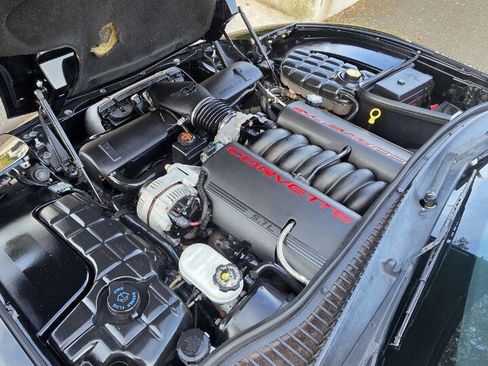 Used 2000 Chevrolet Corvette Convertible RWD image 10