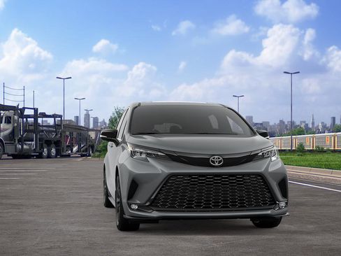 New 2026 Toyota Sienna XSE FWD image 18