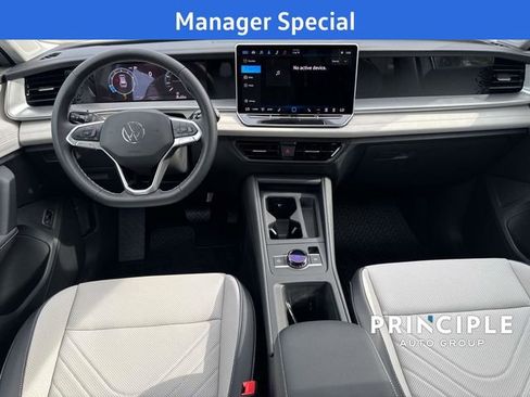 New 2025 Volkswagen Tiguan SE image 24
