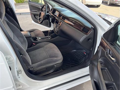 Used 2015 Chevrolet Impala LT w/ LT Sunroof Package FWD image 14
