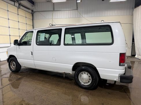 Used 2003 Ford E-150 and Econoline 150 RWD image 9