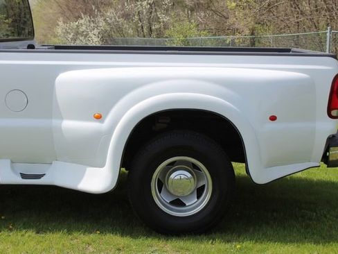 Used 2001 Ford F350 Lariat image 4