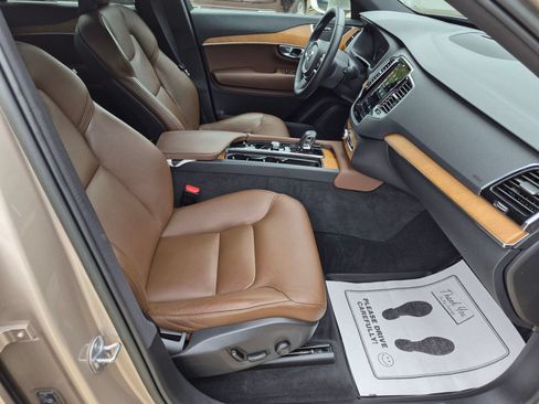 Used 2023 Volvo XC90 B6 Plus w/ Protection Package AWD/4WD image 31