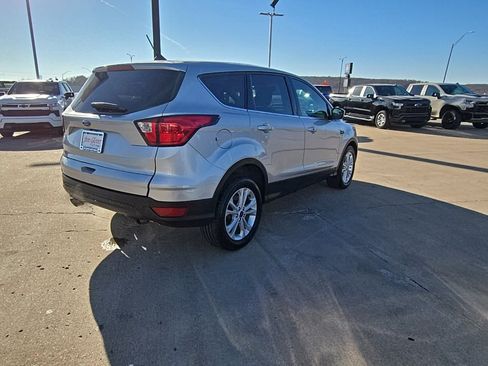 Used 2019 Ford Escape SE image 5