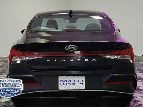 Used 2025 Hyundai Elantra SEL FWD image 6