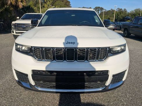 Used 2022 Jeep Grand Cherokee L Limited AWD/4WD image 9