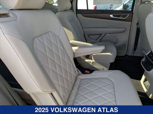 New 2025 Volkswagen Atlas SEL Premium R-Line AWD/4WD image 18