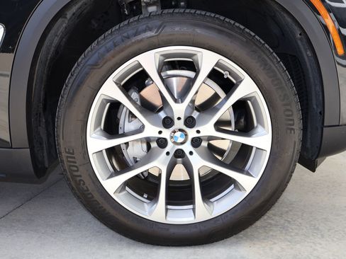 Used 2024 BMW X5 xDrive40i w/ Premium Package AWD/4WD image 32