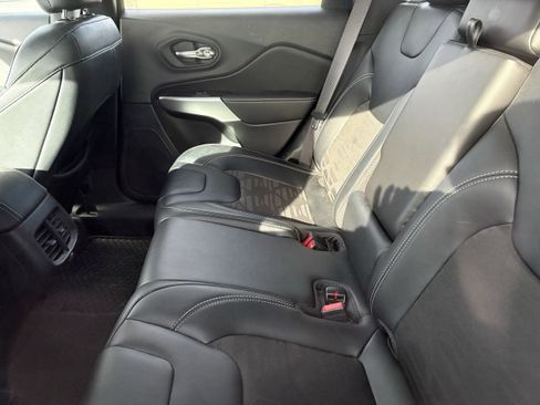 Used 2022 Jeep Cherokee Latitude w/ Sun & Sound Group image 8