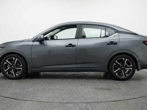 Used 2025 Nissan Sentra SV image 5