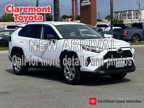 Certified 2025 Toyota RAV4 LE image 1