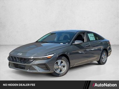 New 2026 Hyundai Elantra SE