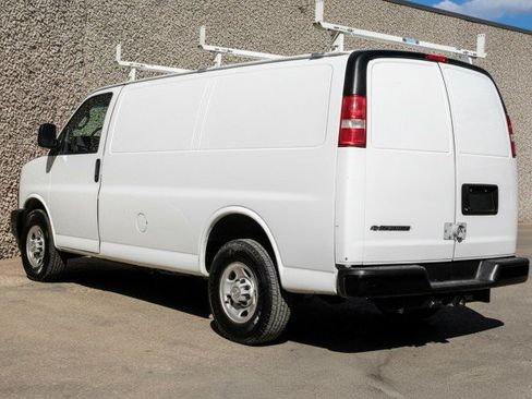 Used 2020 Chevrolet Express 3500 w/ Driver Convenience Package RWD image 10