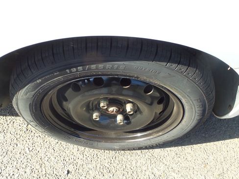 Used 2006 Suzuki Forenza Sedan image 31