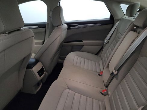 Used 2020 Ford Fusion SE FWD image 18