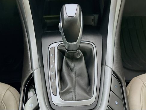 Used 2016 Ford Fusion Energi Titanium FWD image 24
