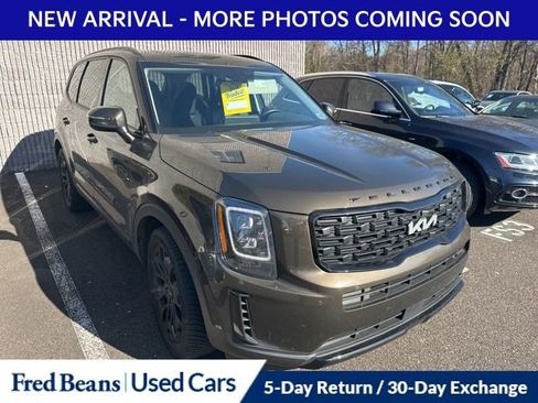 Used 2022 Kia Telluride EX w/ EX Premium Package image 14