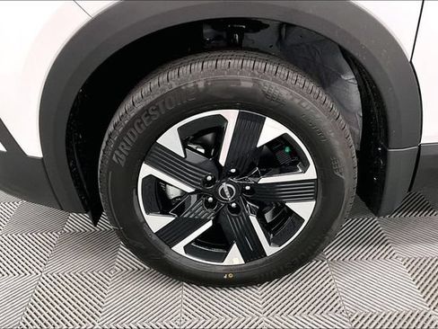 New 2026 Nissan Kicks SV w/ Cold Weather Package AWD/4WD image 13